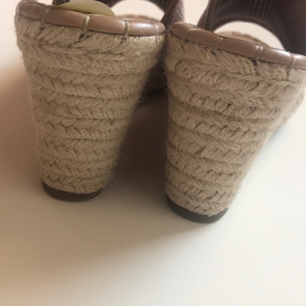 New Marc Fisher Stud High Heel Wedge Size 9 - image 5